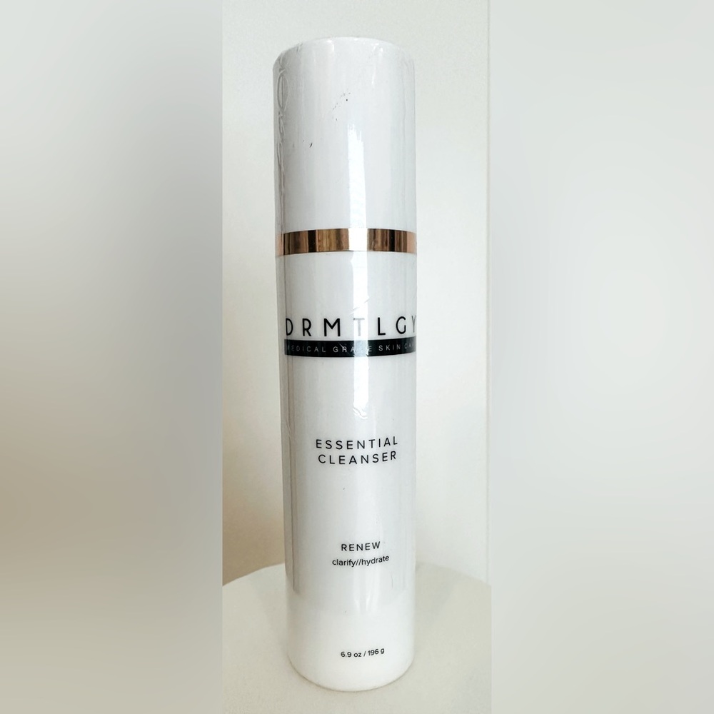 DRMTLGY, Essential Cleanser